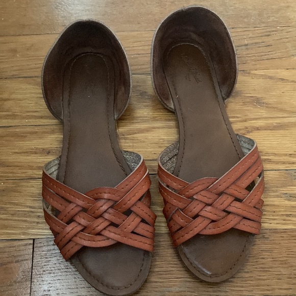 Universal Thread sandals - Picture 2 of 5